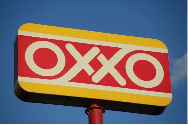 Justiça condena Oxxo a indenizar funcionários por falhas em segurança
